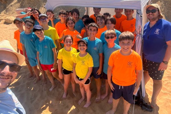 fun_group_shot_under_canopy_beach fun_group_shot_under_canopy_beach